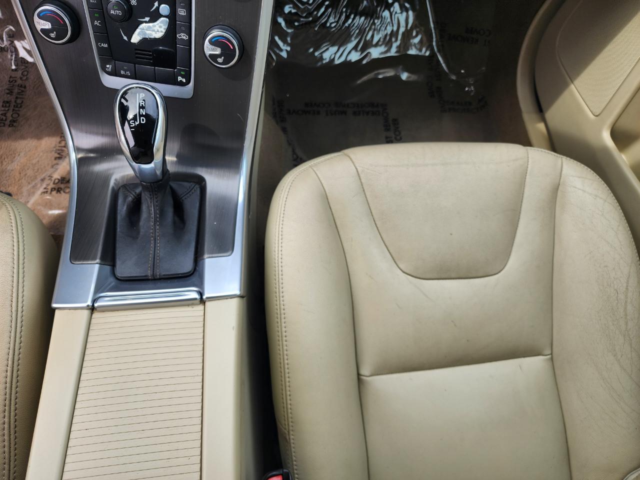 Volvo XC60 AWD 4dr 3.2L Premier Plus 2015