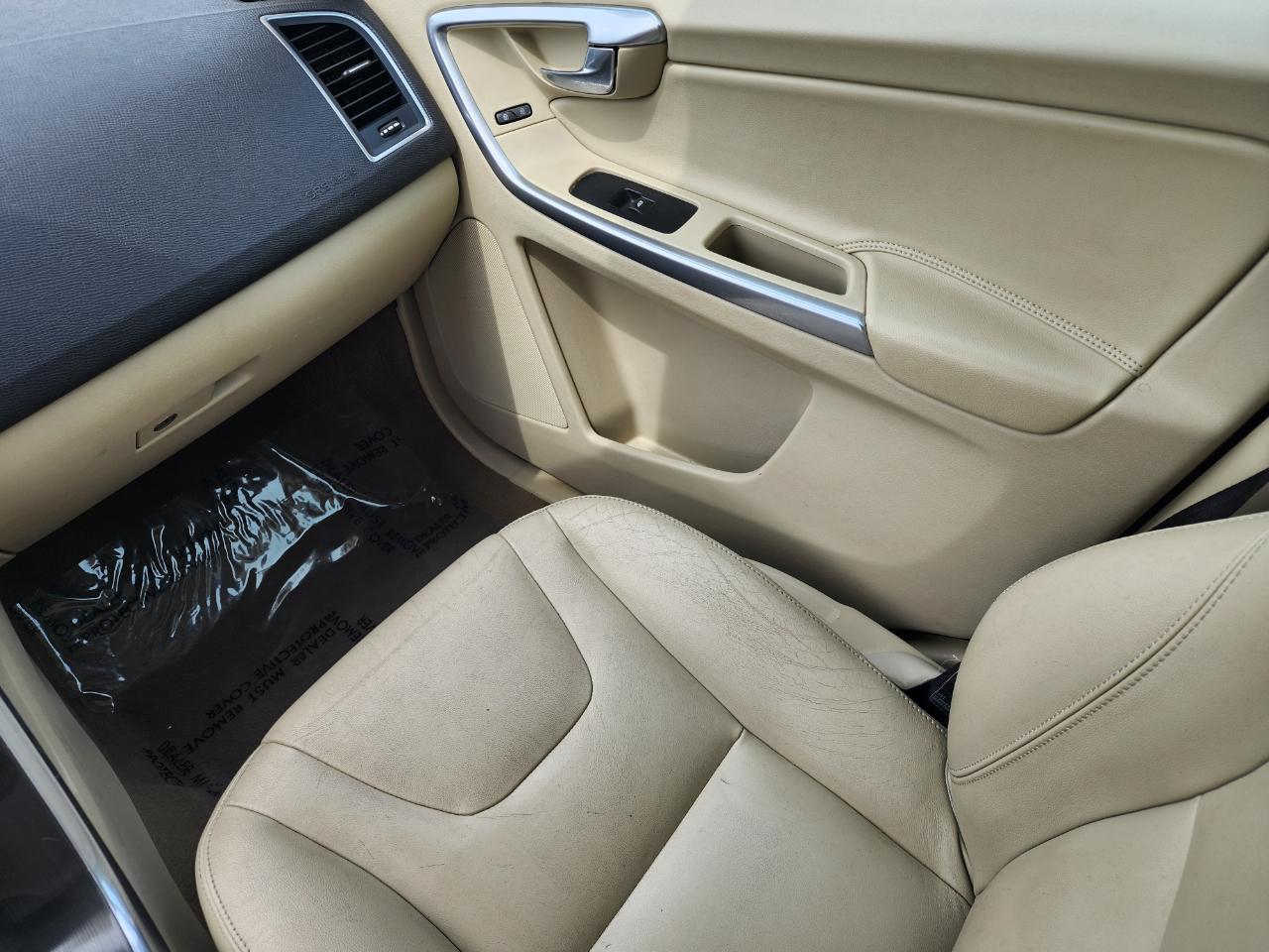 Volvo XC60 AWD 4dr 3.2L Premier Plus 2015