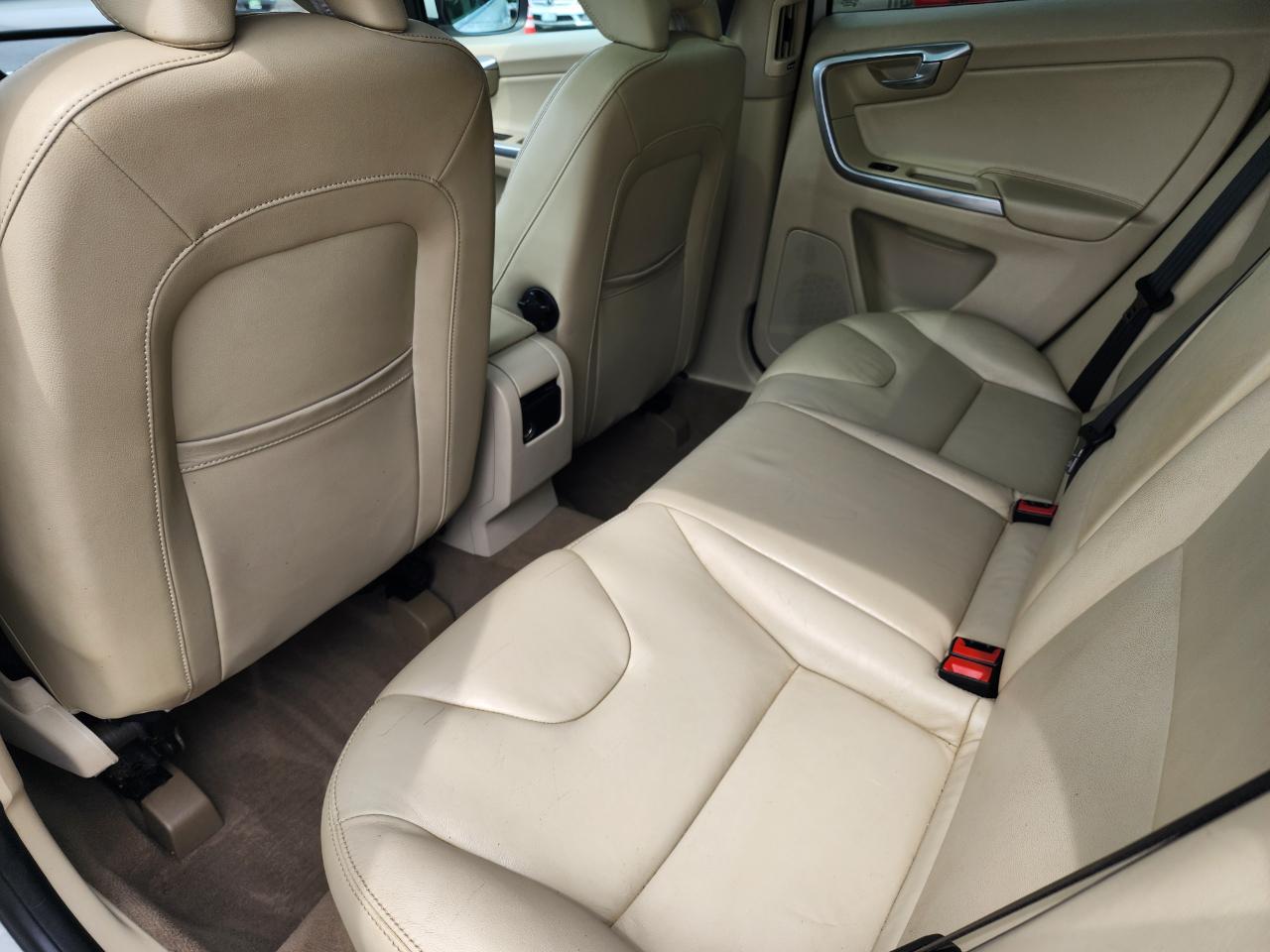 Volvo XC60 AWD 4dr 3.2L Premier Plus 2015