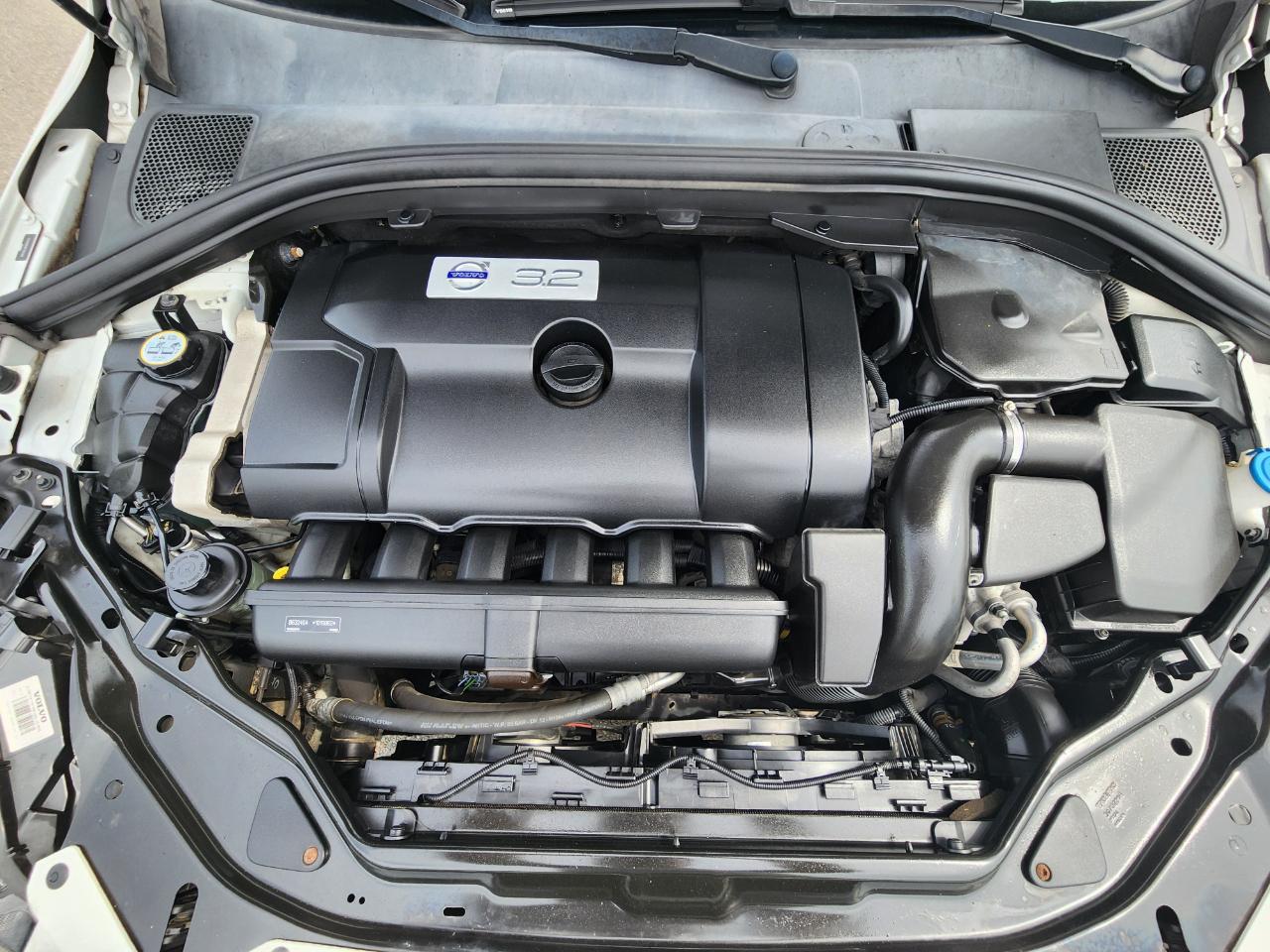 Volvo XC60 AWD 4dr 3.2L Premier Plus 2015