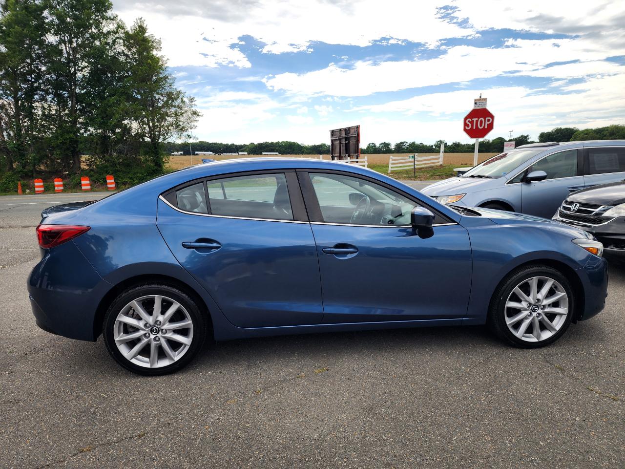 Mazda MAZDA3 Grand Touring 4-Door 2017