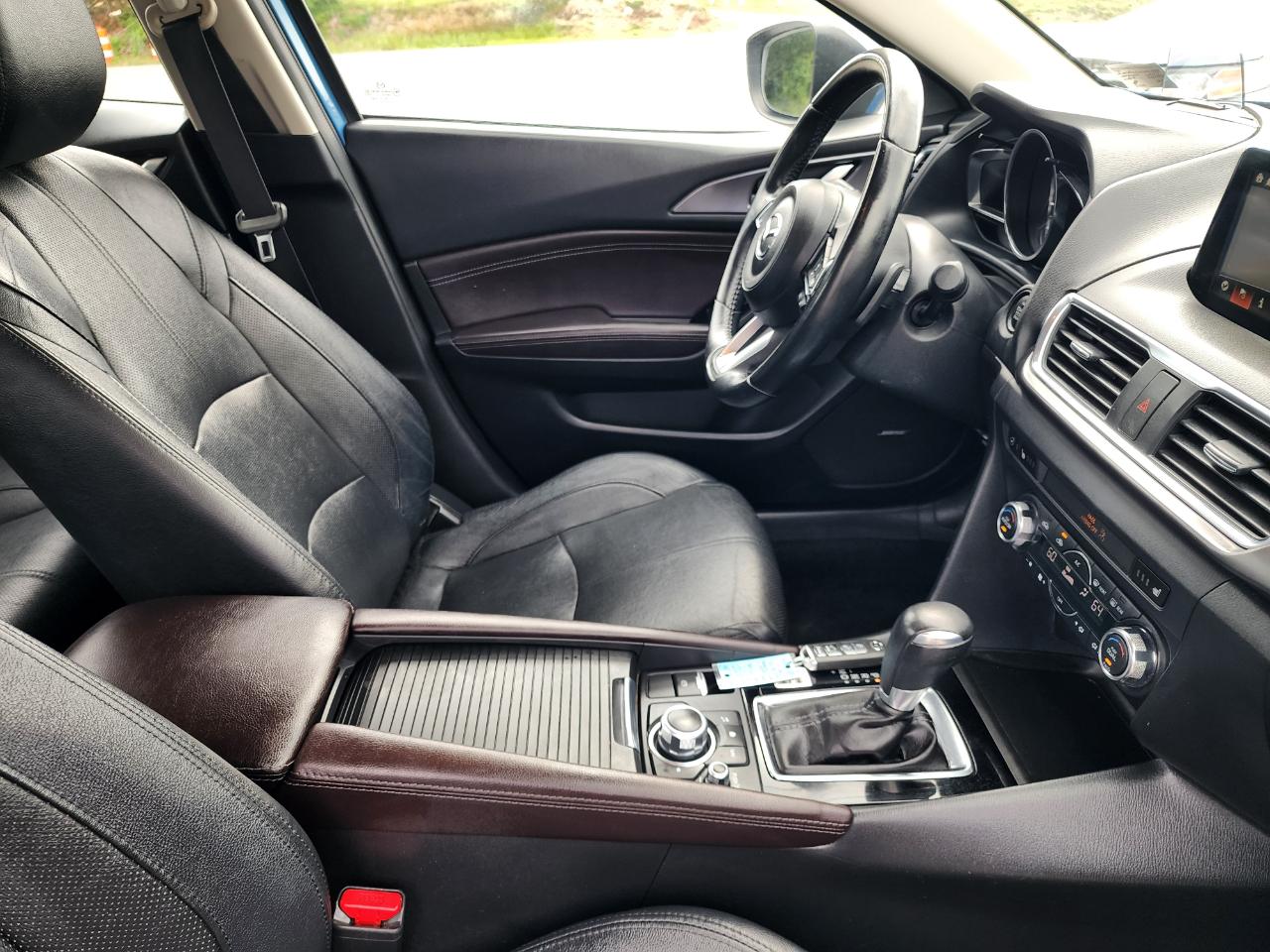 Mazda MAZDA3 Grand Touring 4-Door 2017