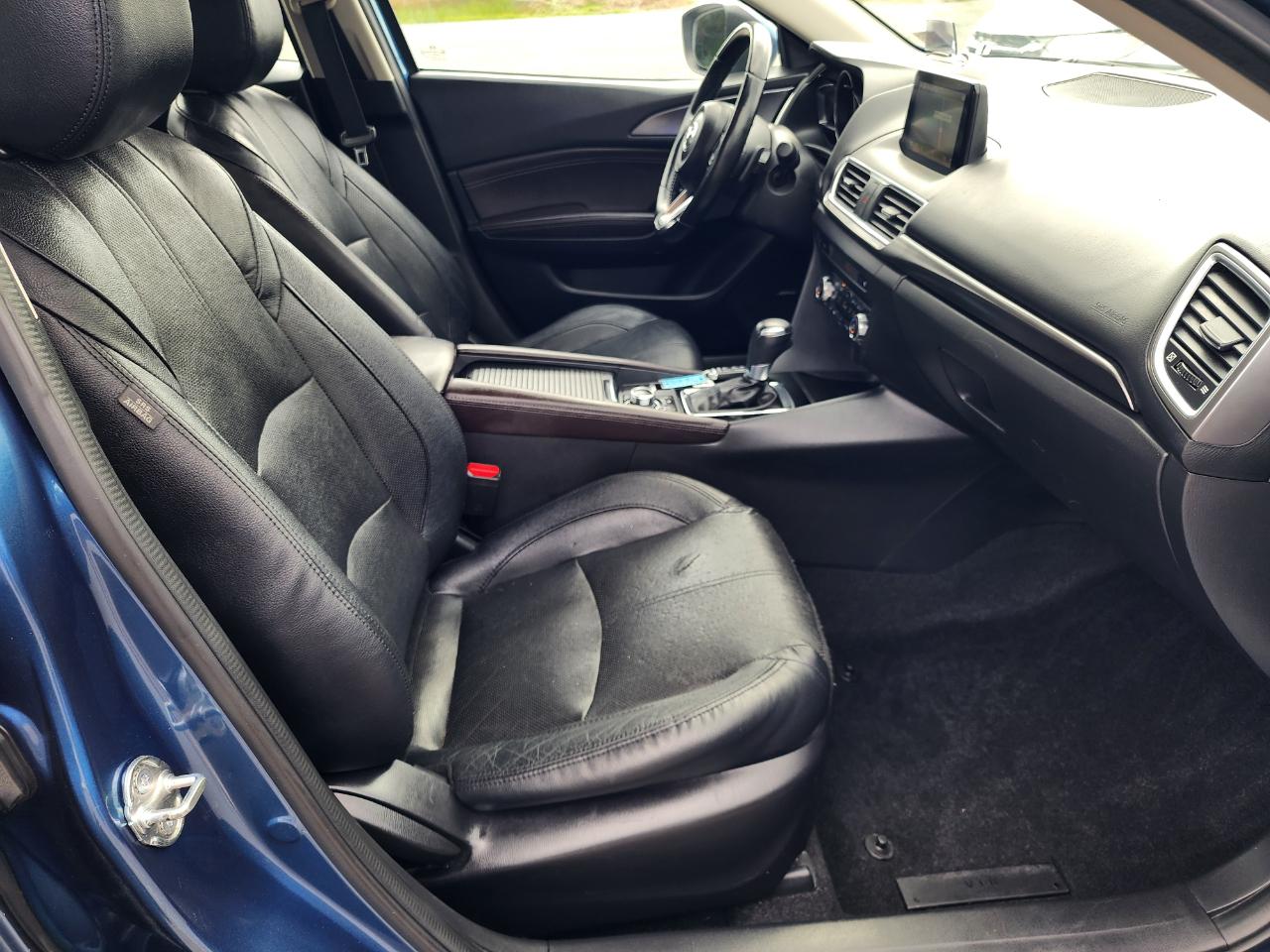 Mazda MAZDA3 Grand Touring 4-Door 2017