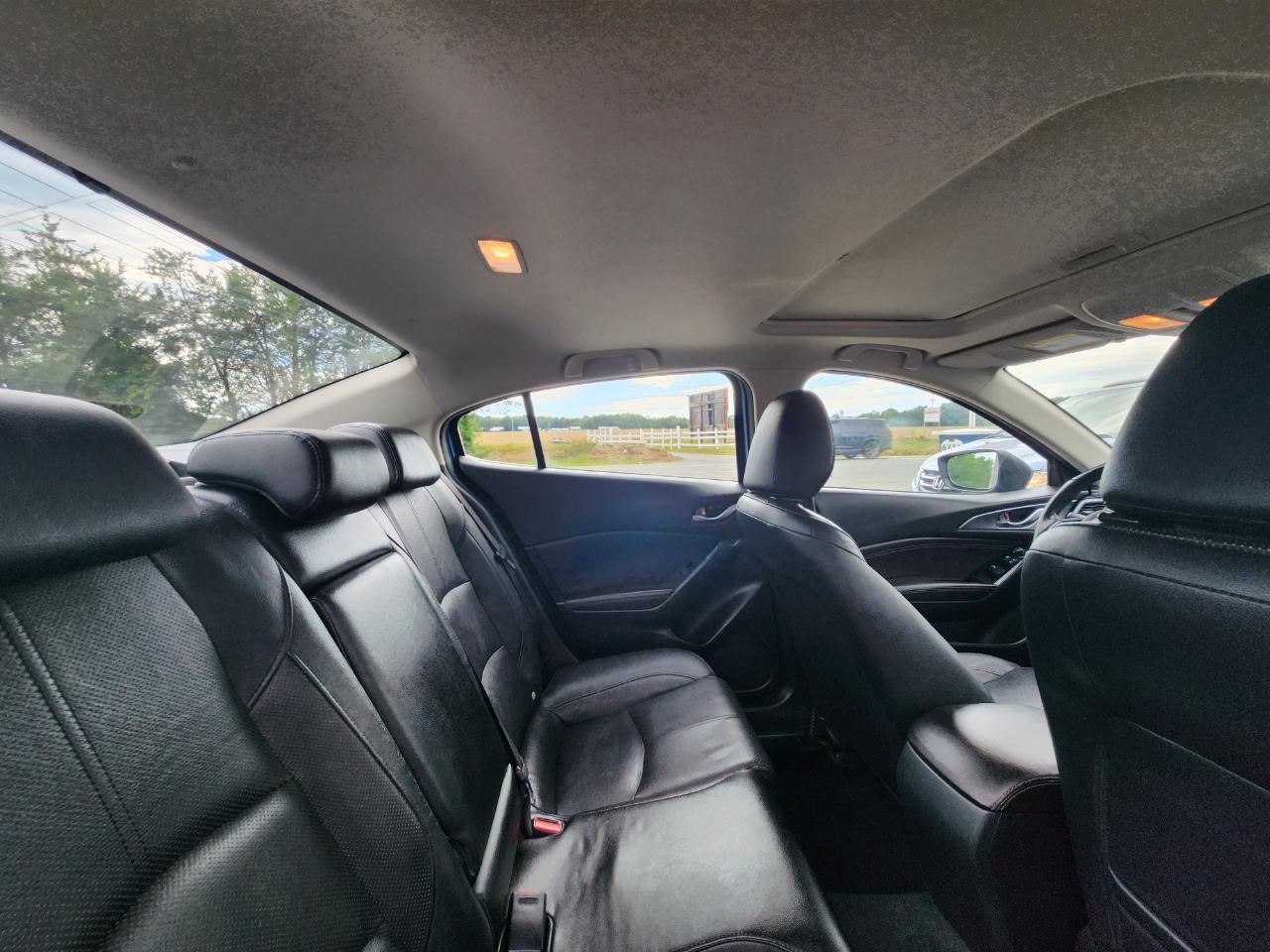 Mazda MAZDA3 Grand Touring 4-Door 2017
