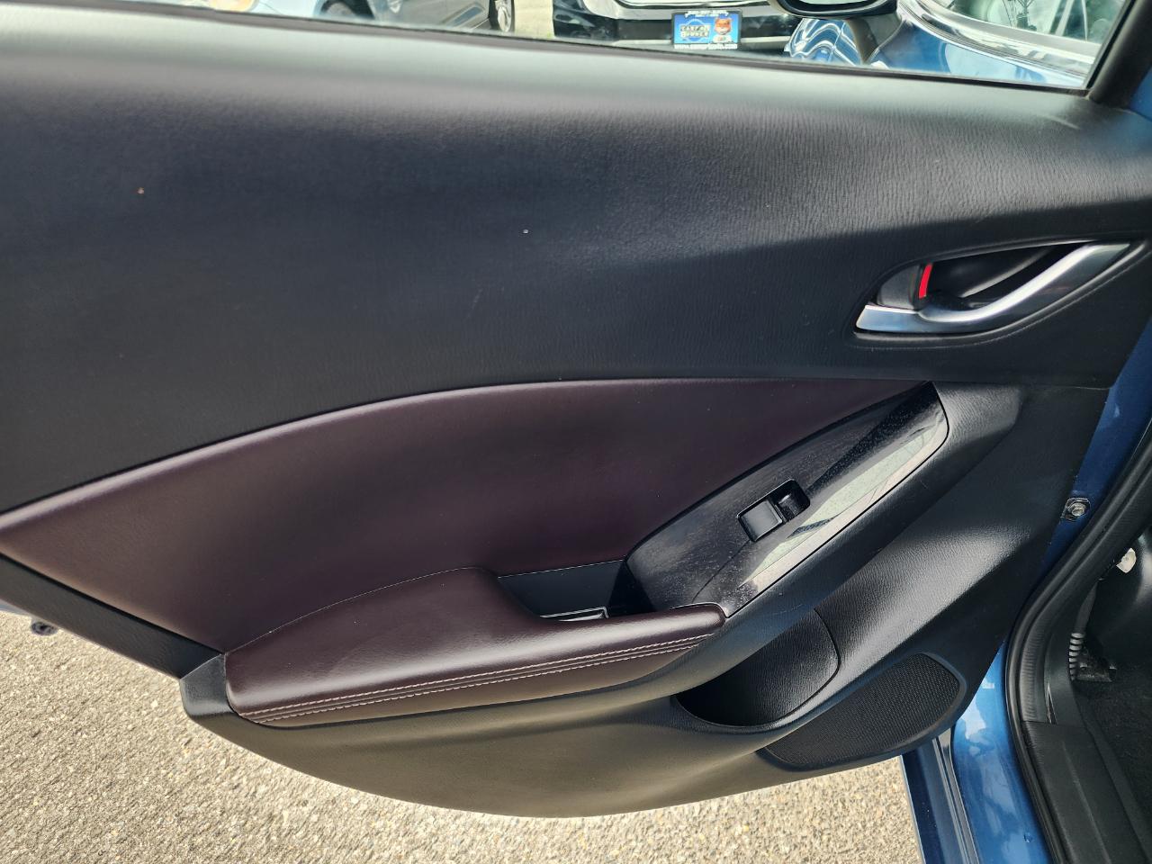 Mazda MAZDA3 Grand Touring 4-Door 2017