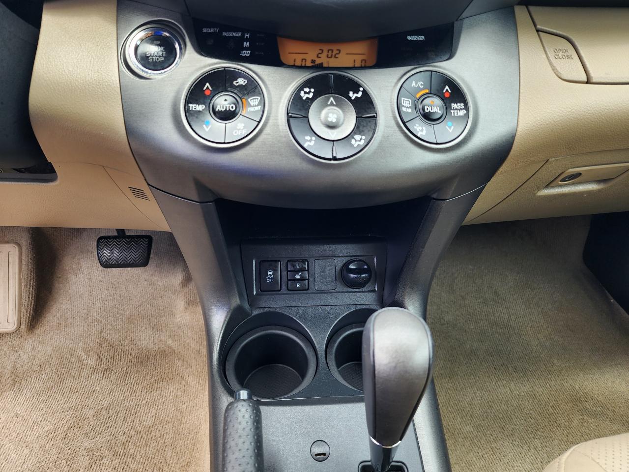 Toyota RAV4 Limited V6 4WD 2009
