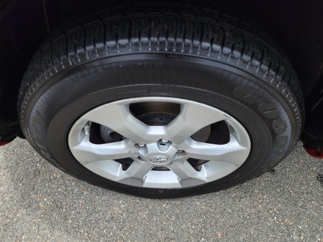 Toyota RAV4 Limited V6 4WD 2009