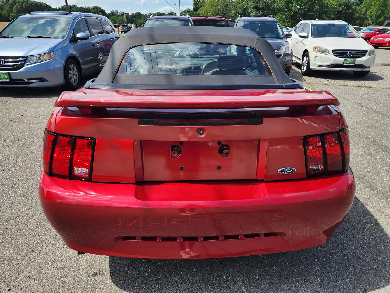 Ford Mustang Deluxe Convertible 2001