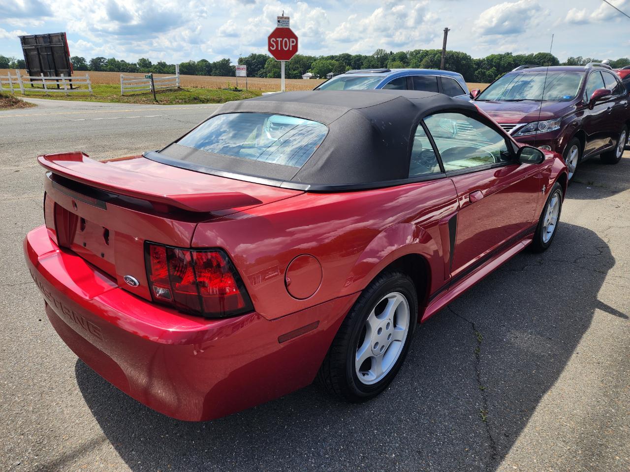 Ford Mustang Deluxe Convertible 2001