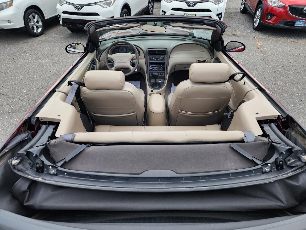 Ford Mustang Deluxe Convertible 2001