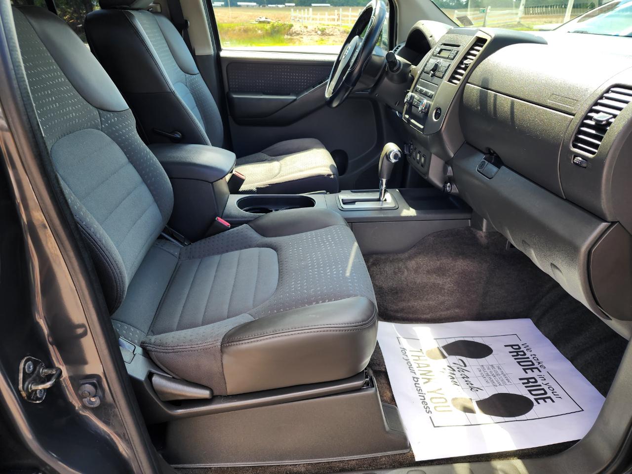 Nissan Frontier LE Crew Cab 4WD 2010