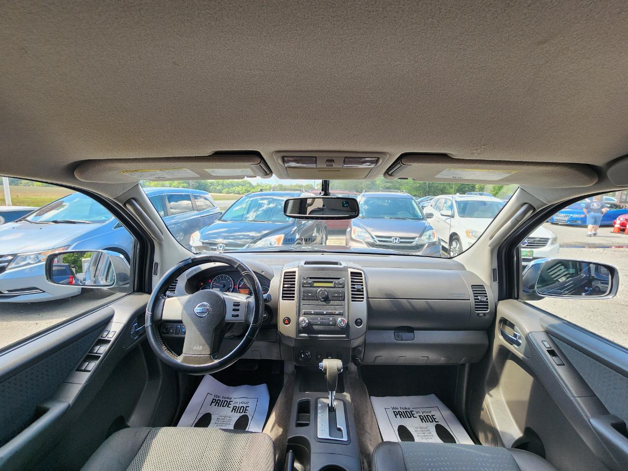Nissan Frontier LE Crew Cab 4WD 2010