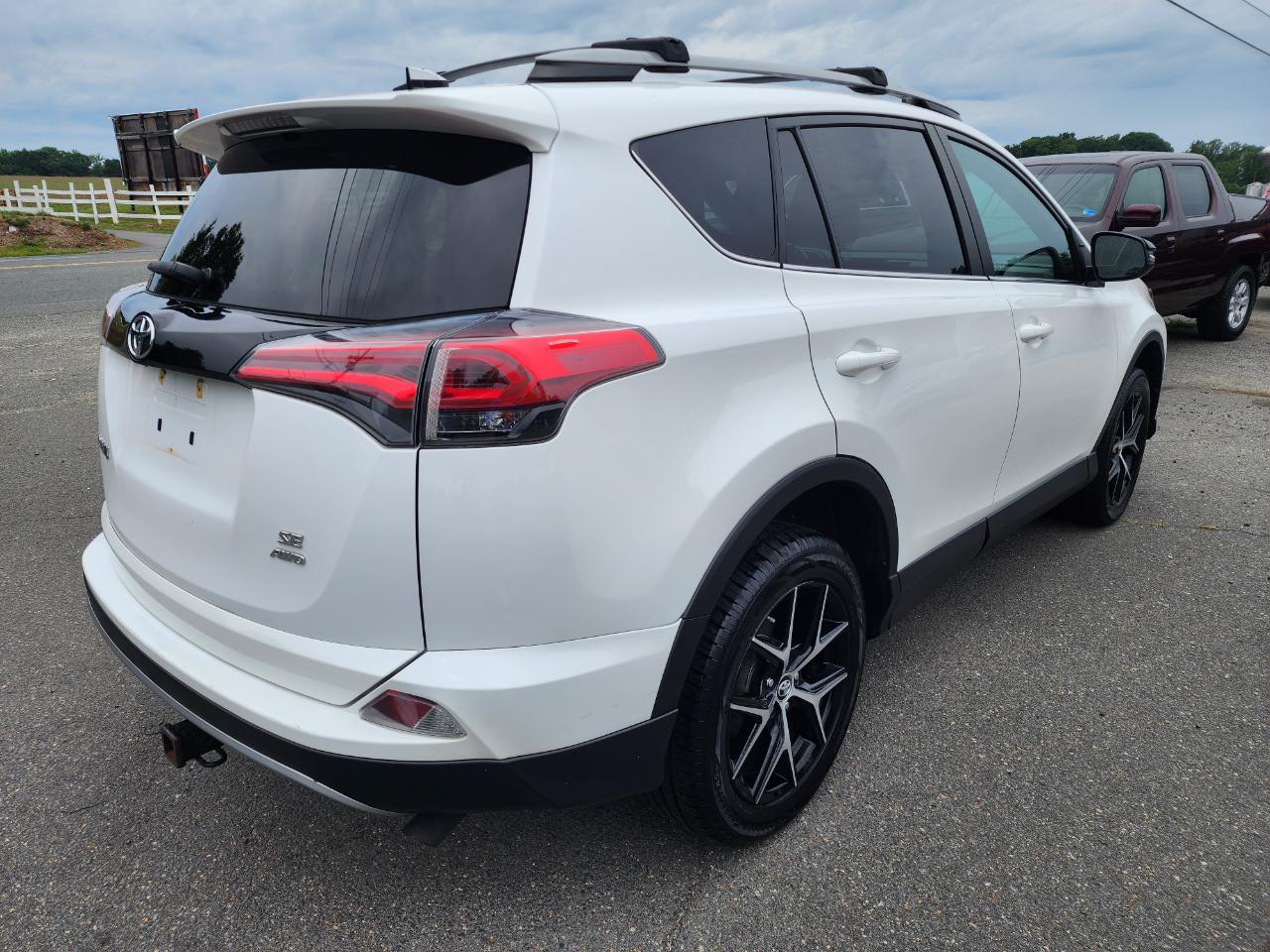 Toyota RAV4 SE 4WD 2017