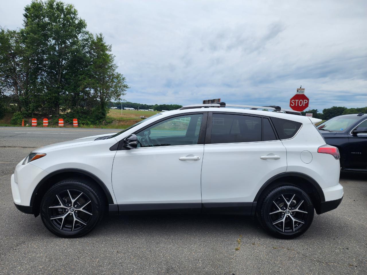 Toyota RAV4 SE 4WD 2017