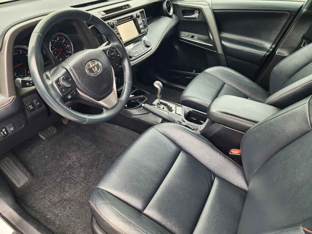 Toyota RAV4 SE 4WD 2017