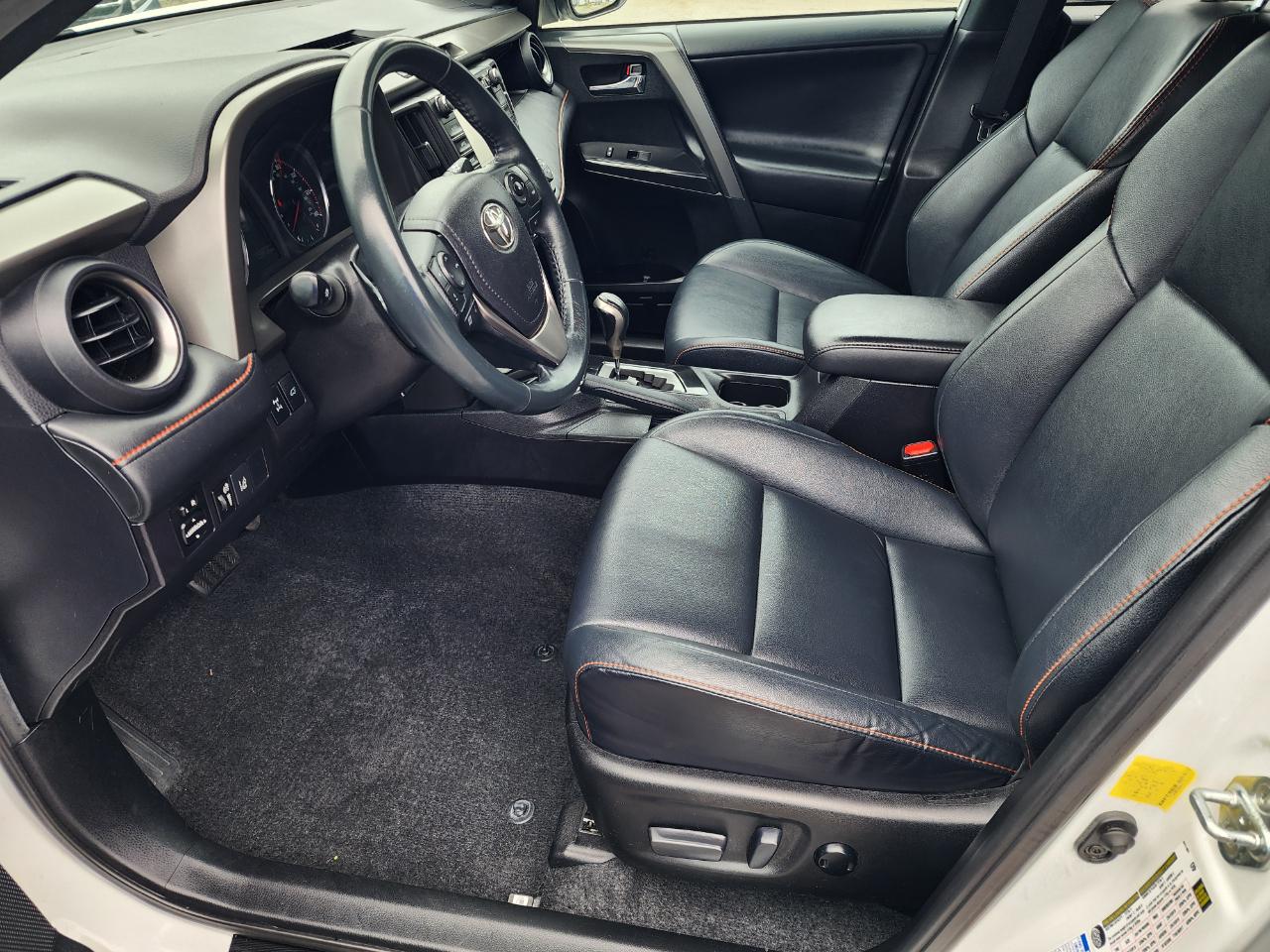 Toyota RAV4 SE 4WD 2017