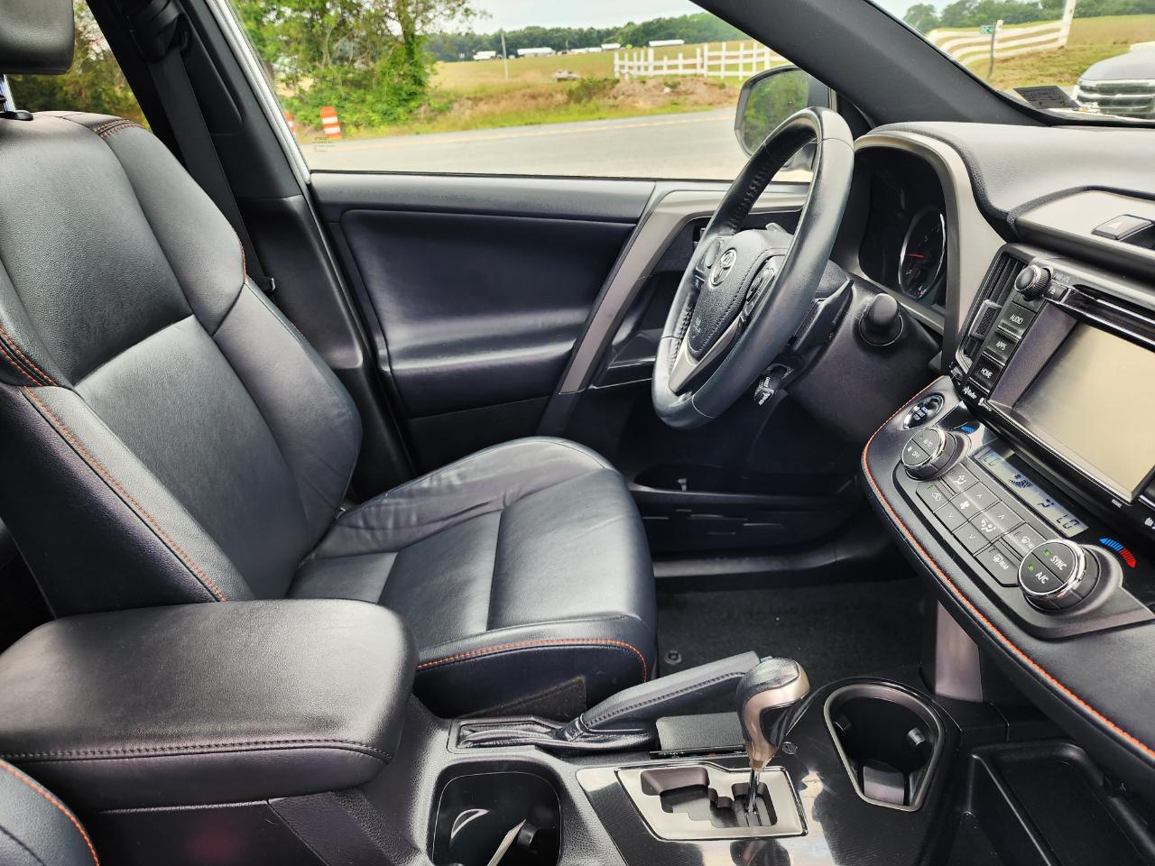 Toyota RAV4 SE 4WD 2017
