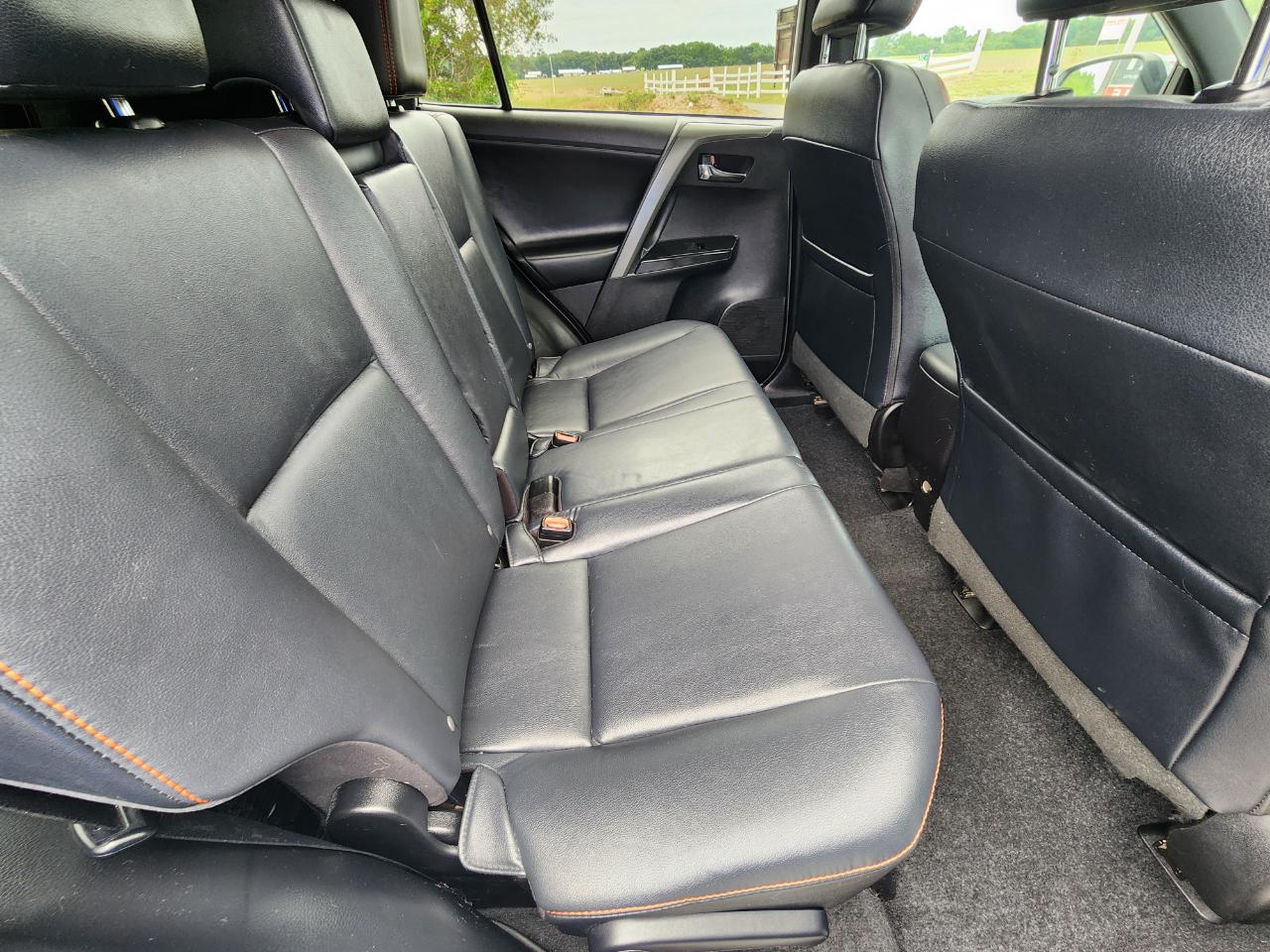 Toyota RAV4 SE 4WD 2017