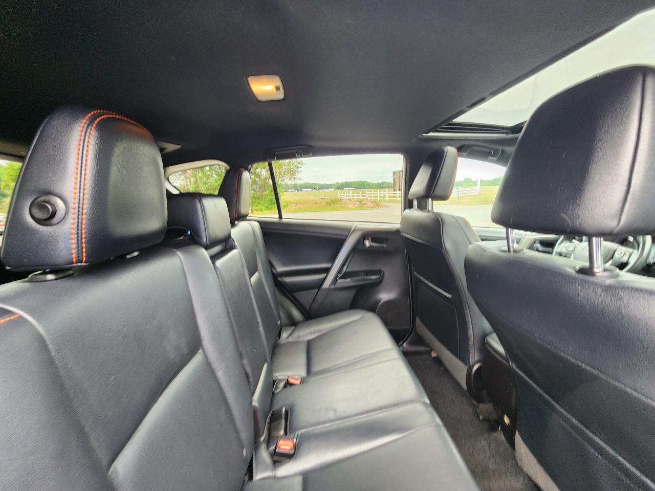Toyota RAV4 SE 4WD 2017