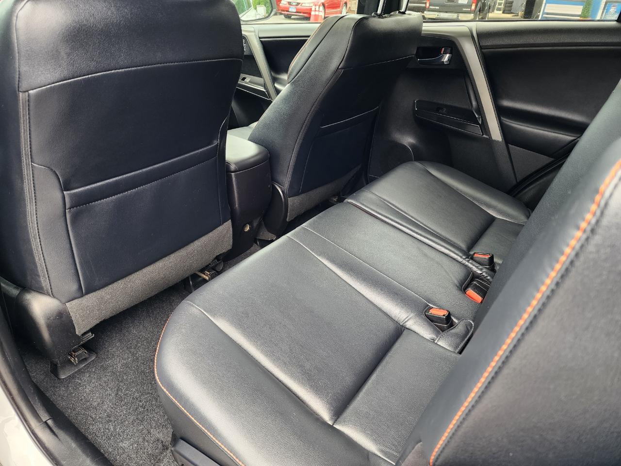 Toyota RAV4 SE 4WD 2017