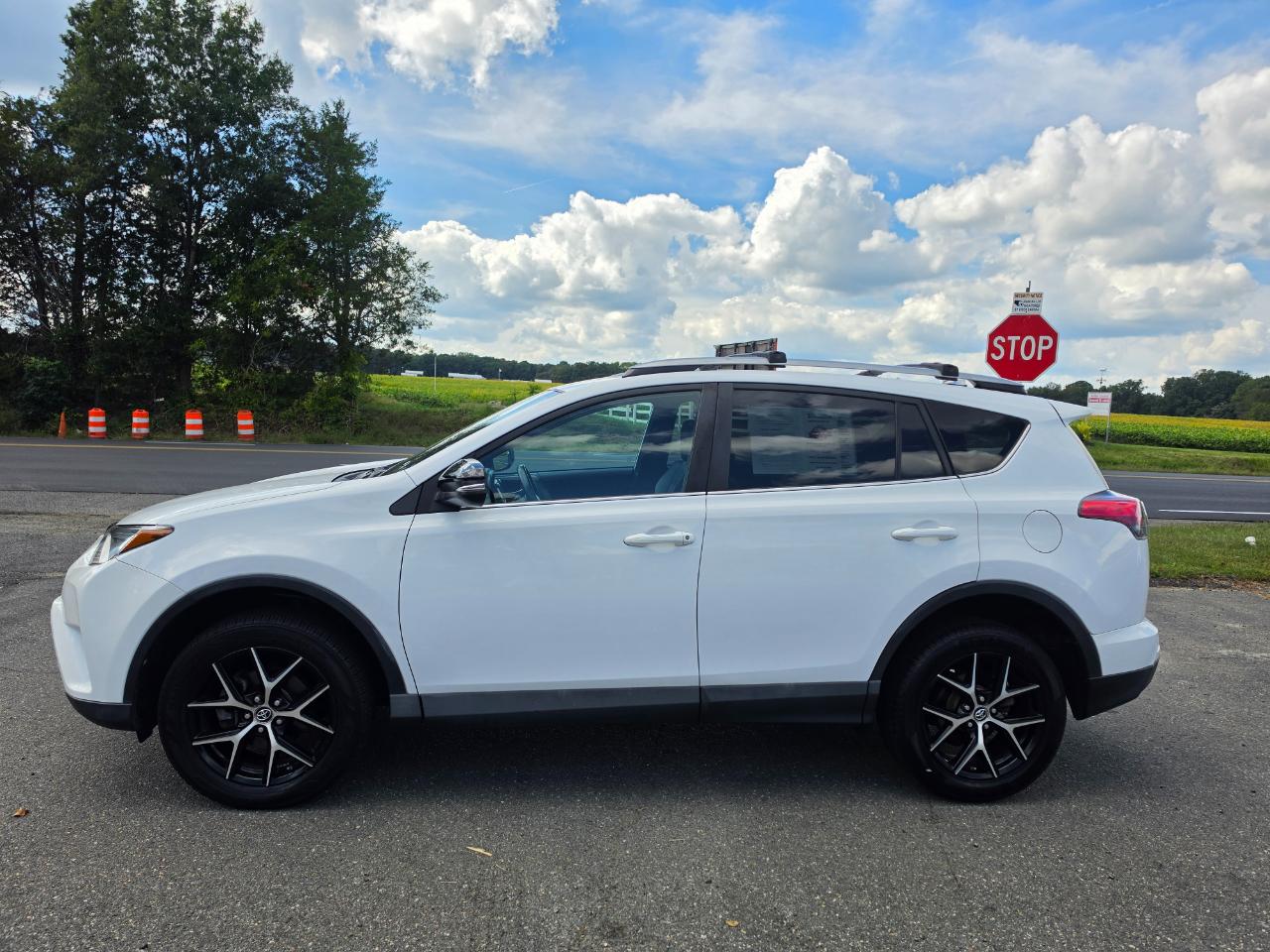 Toyota RAV4 SE 4WD 2017