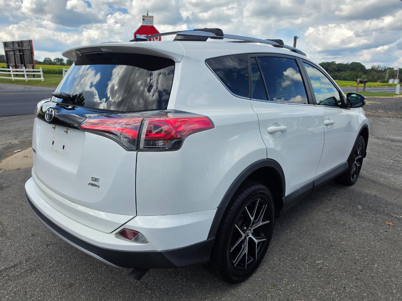 Toyota RAV4 SE 4WD 2017