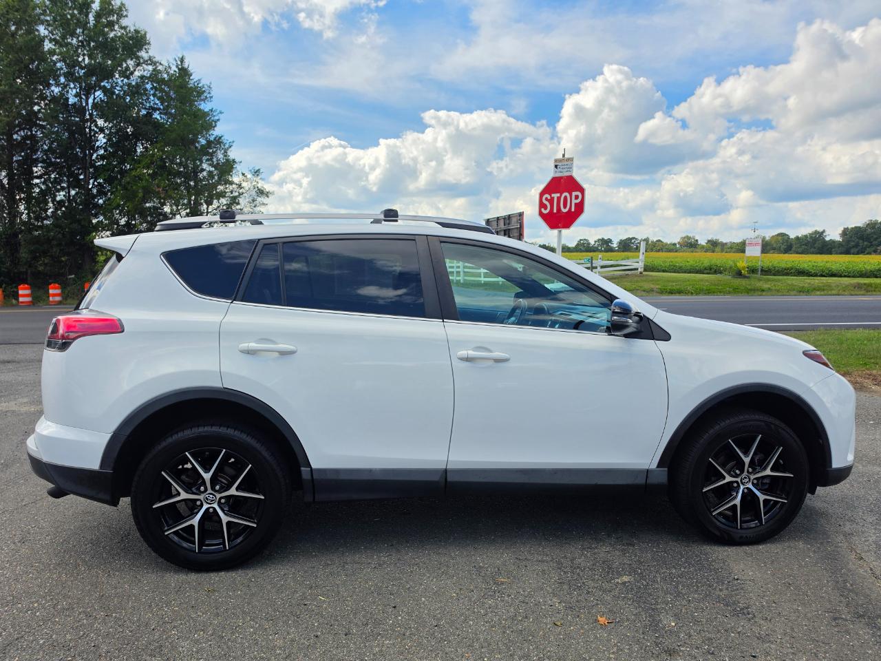 Toyota RAV4 SE 4WD 2017