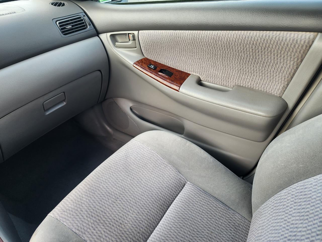 Toyota Corolla LE 2006