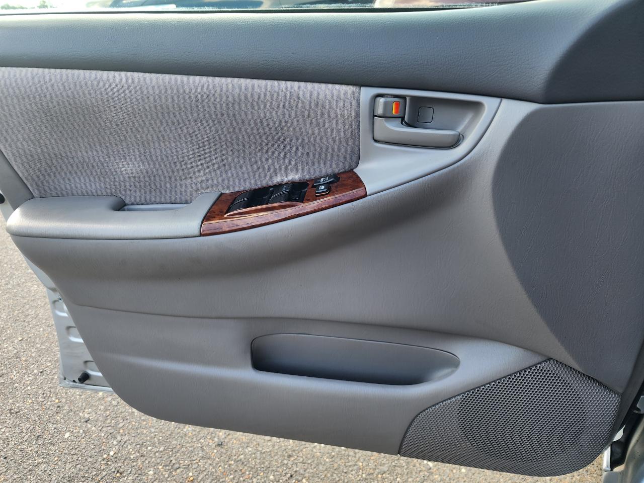 Toyota Corolla LE 2006