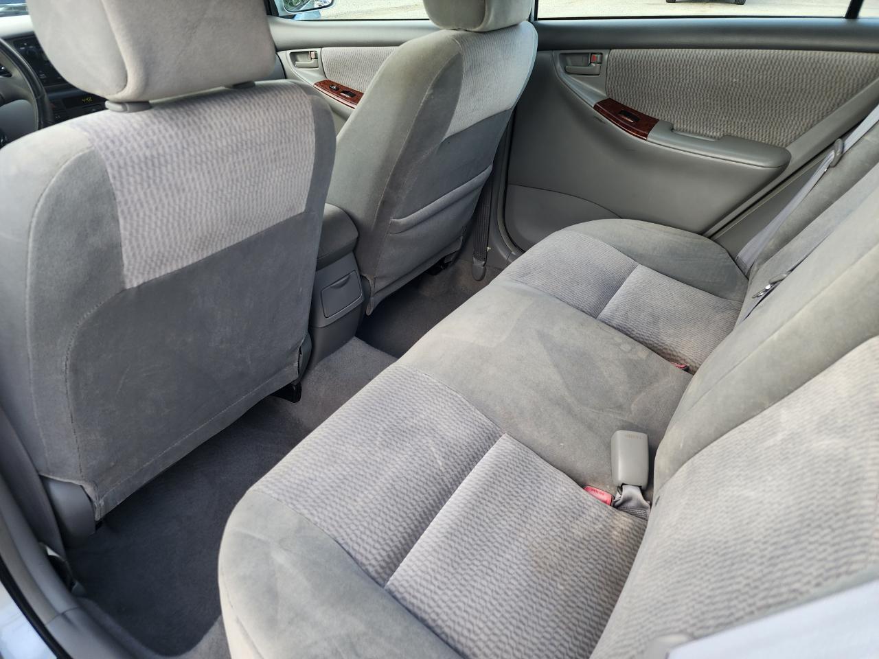 Toyota Corolla LE 2006