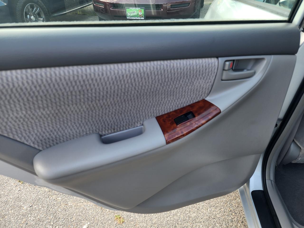 Toyota Corolla LE 2006