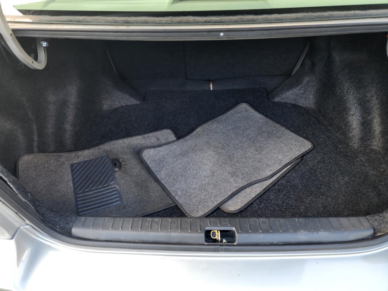Toyota Corolla LE 2006