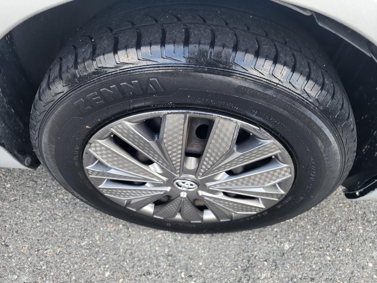 Toyota Corolla LE 2006