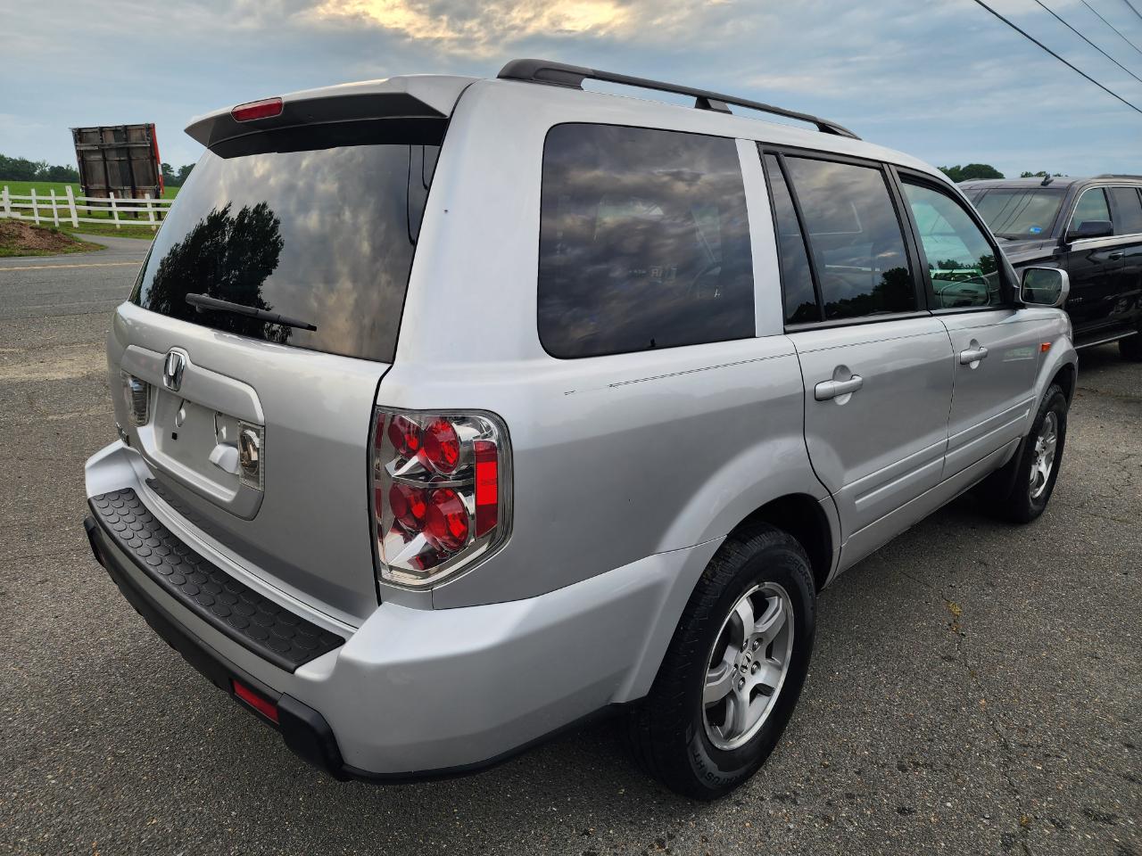 Honda Pilot EX w/Leather and Navigation 2006