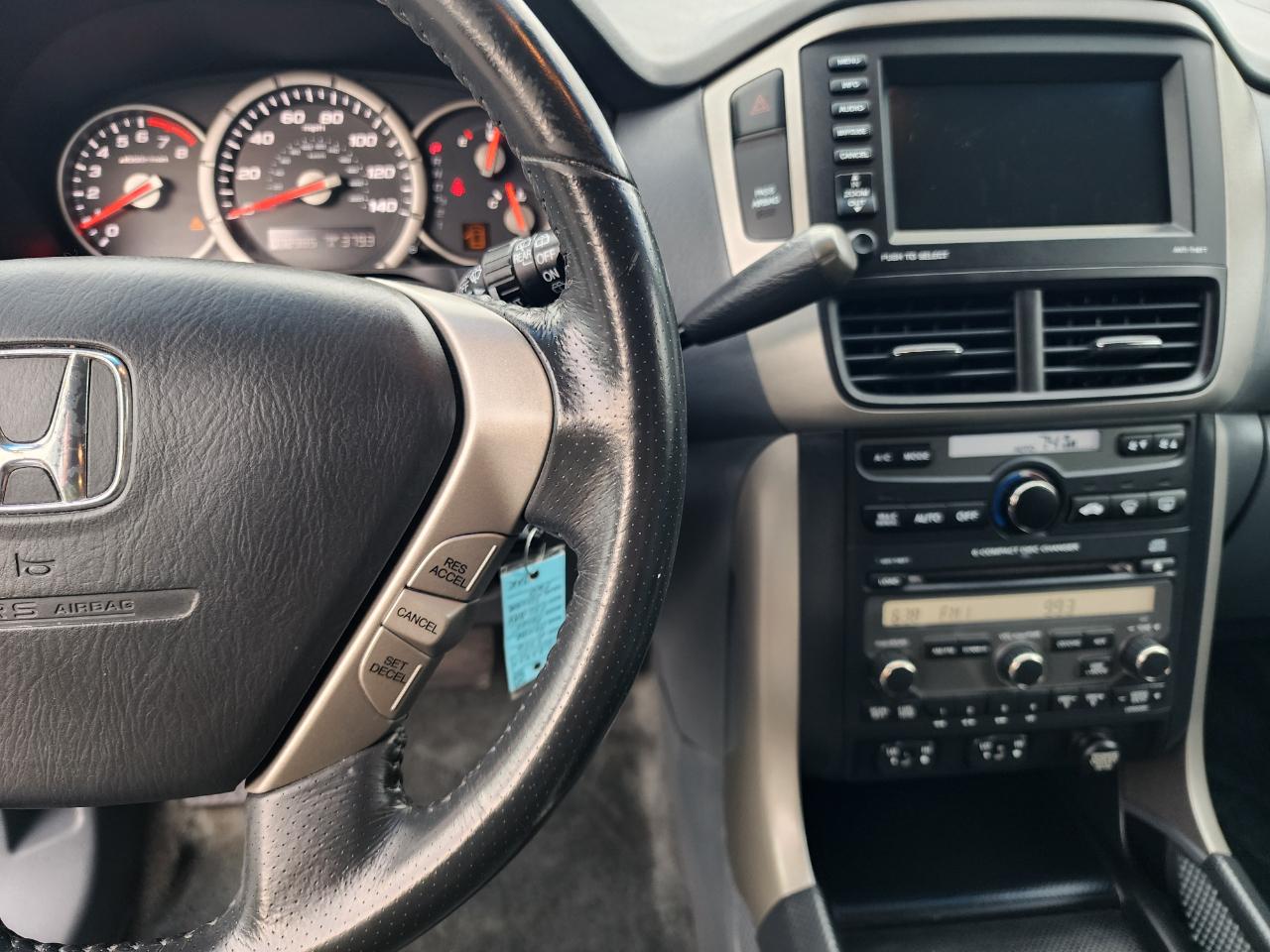 Honda Pilot EX w/Leather and Navigation 2006