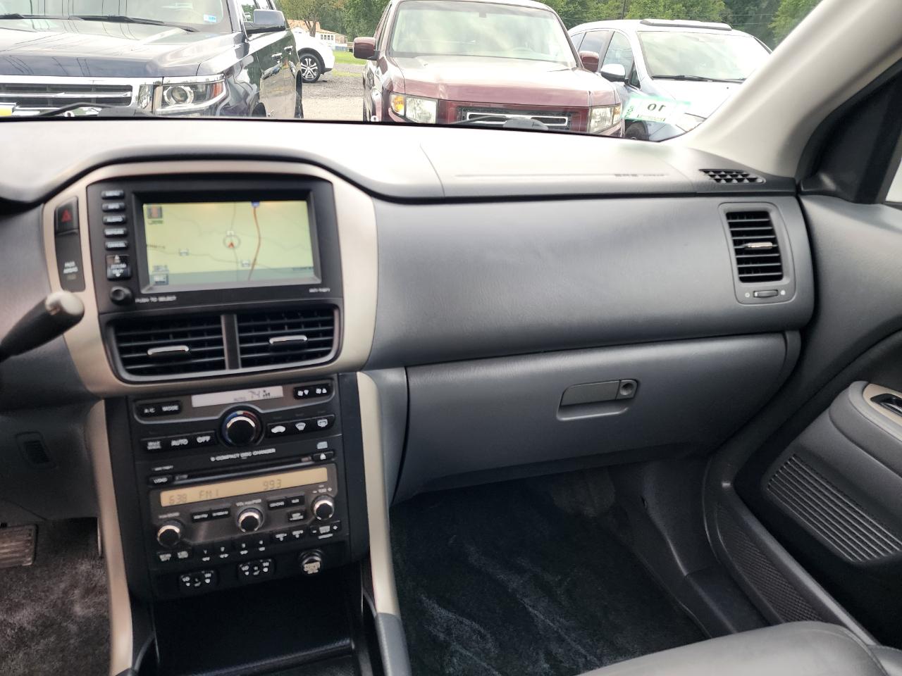 Honda Pilot EX w/Leather and Navigation 2006