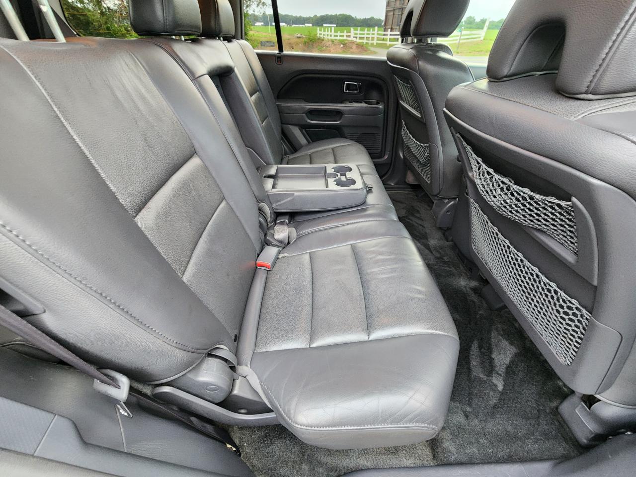 Honda Pilot EX w/Leather and Navigation 2006
