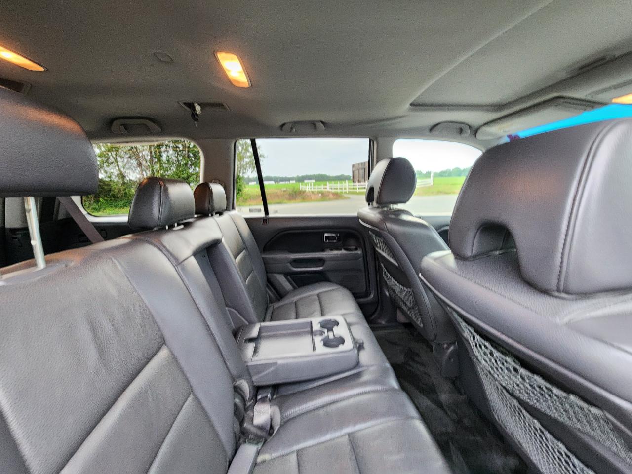 Honda Pilot EX w/Leather and Navigation 2006