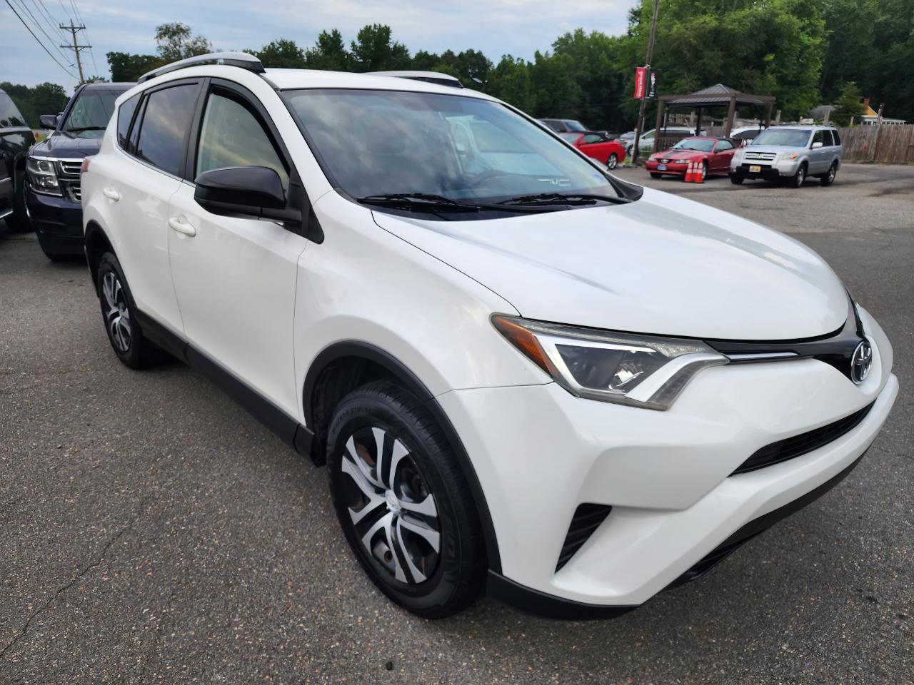 Toyota RAV4 LE AWD 2016