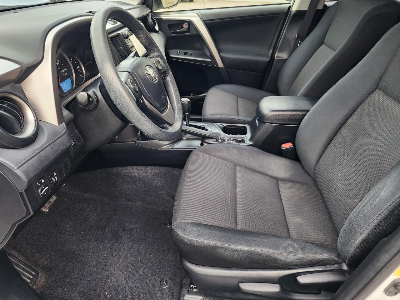 Toyota RAV4 LE AWD 2016