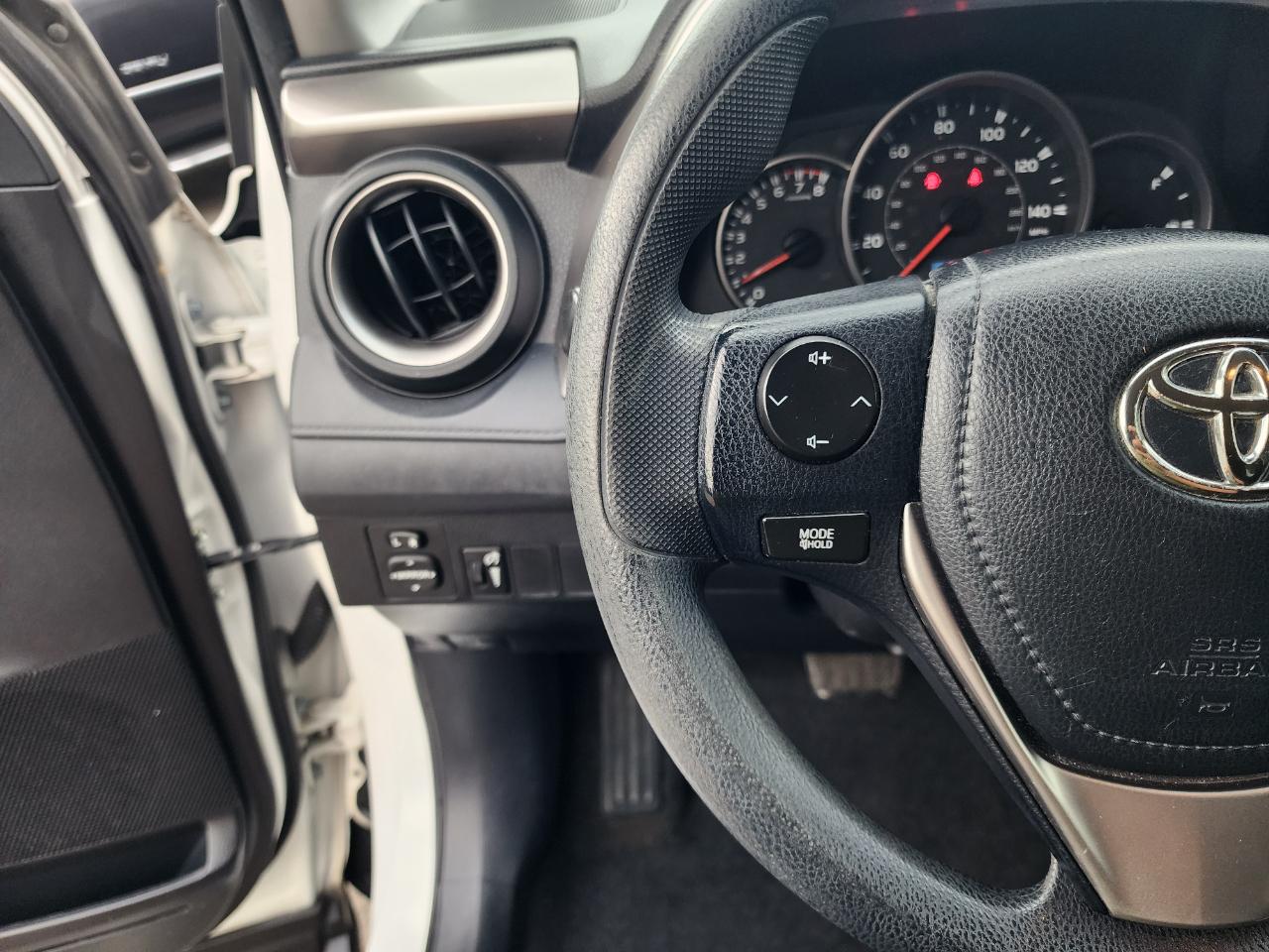 Toyota RAV4 LE AWD 2016