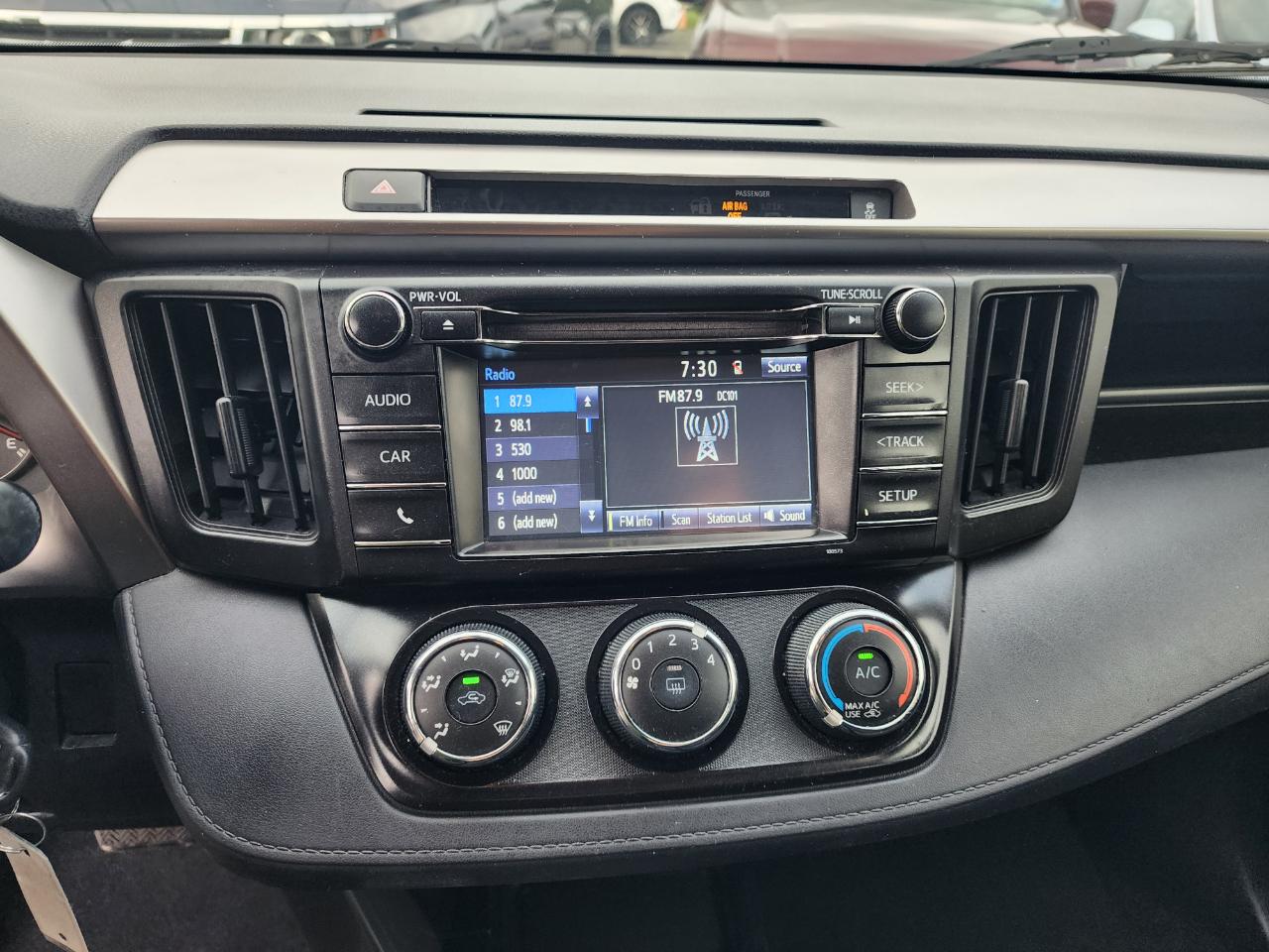 Toyota RAV4 LE AWD 2016