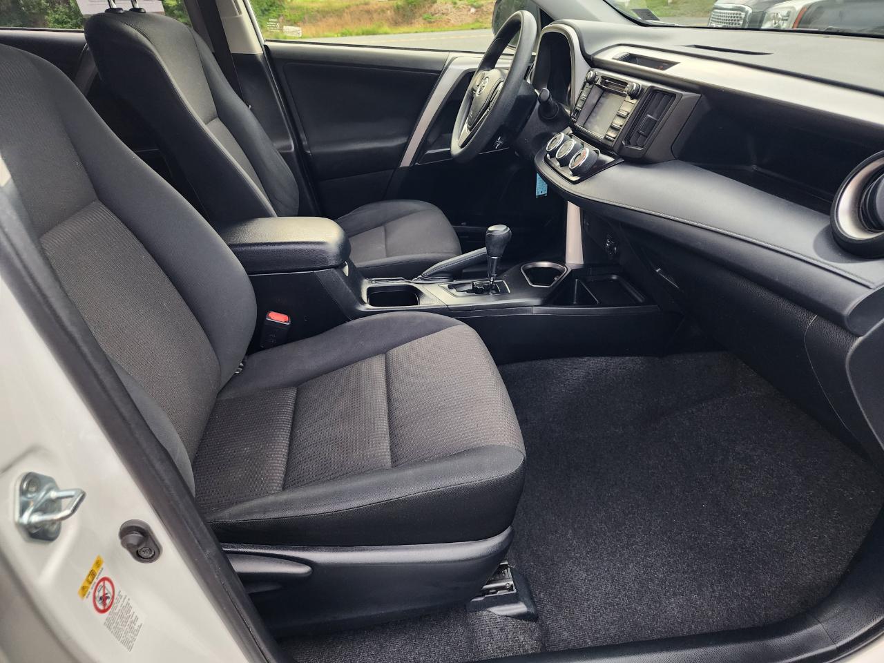 Toyota RAV4 LE AWD 2016