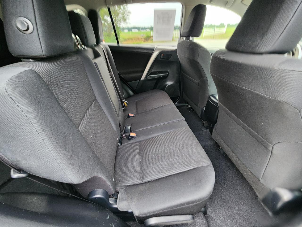 Toyota RAV4 LE AWD 2016