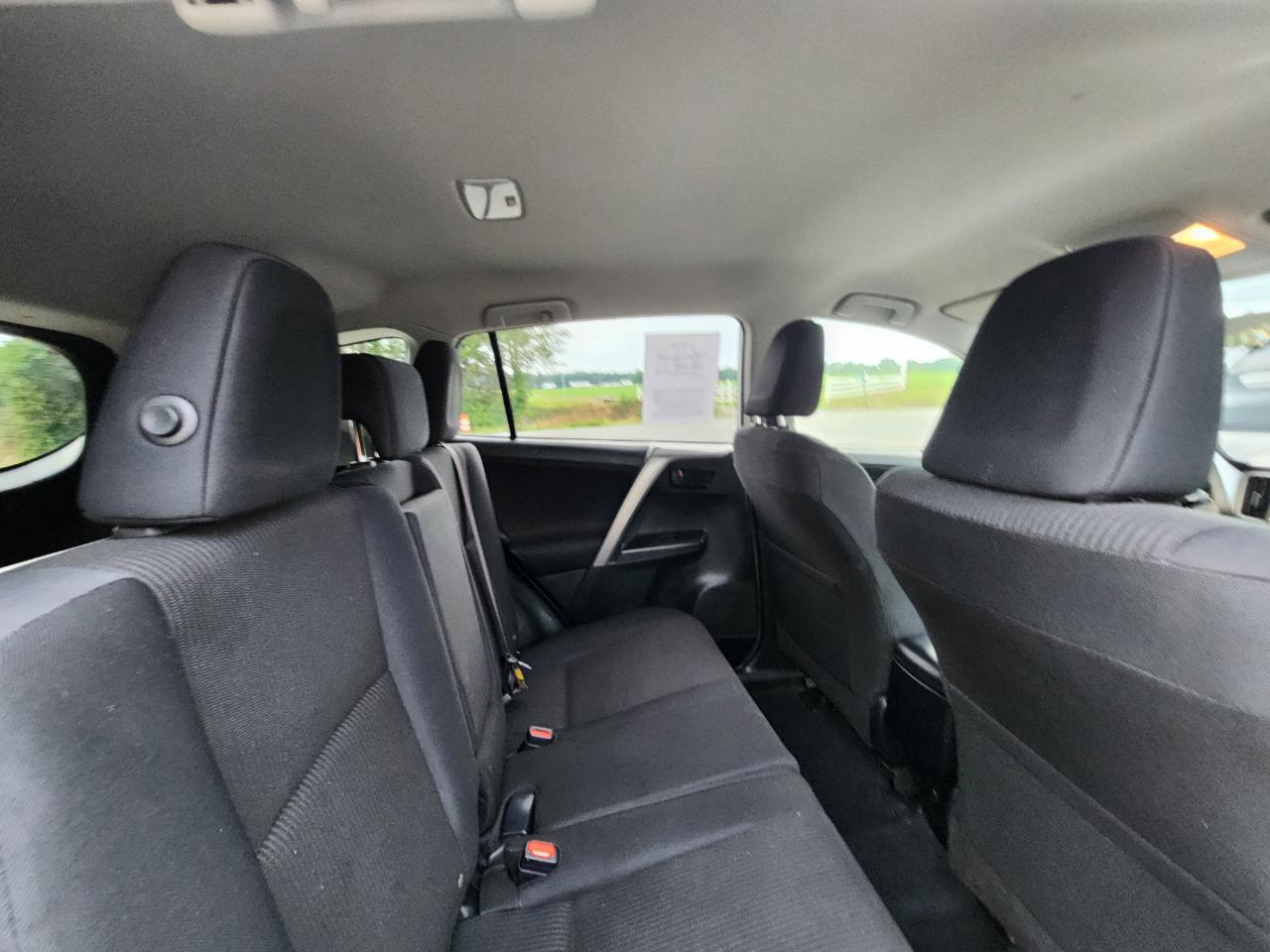 Toyota RAV4 LE AWD 2016