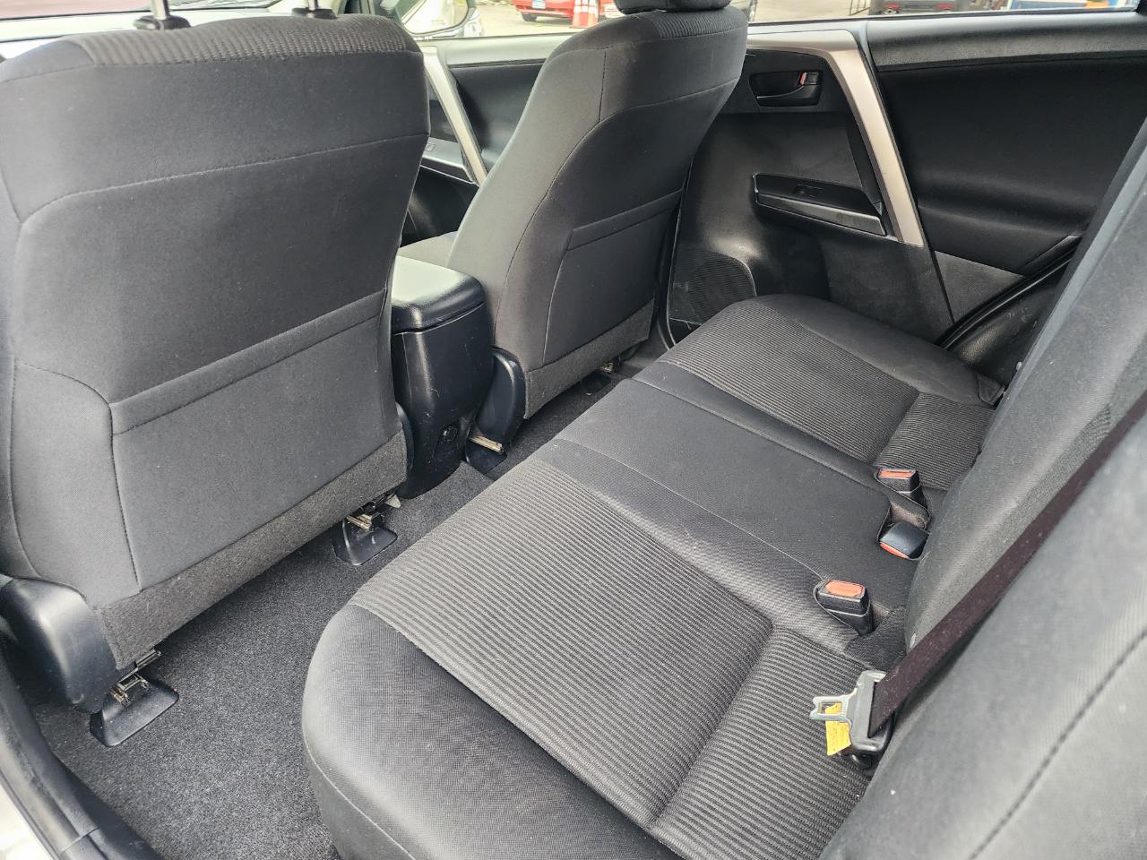 Toyota RAV4 LE AWD 2016