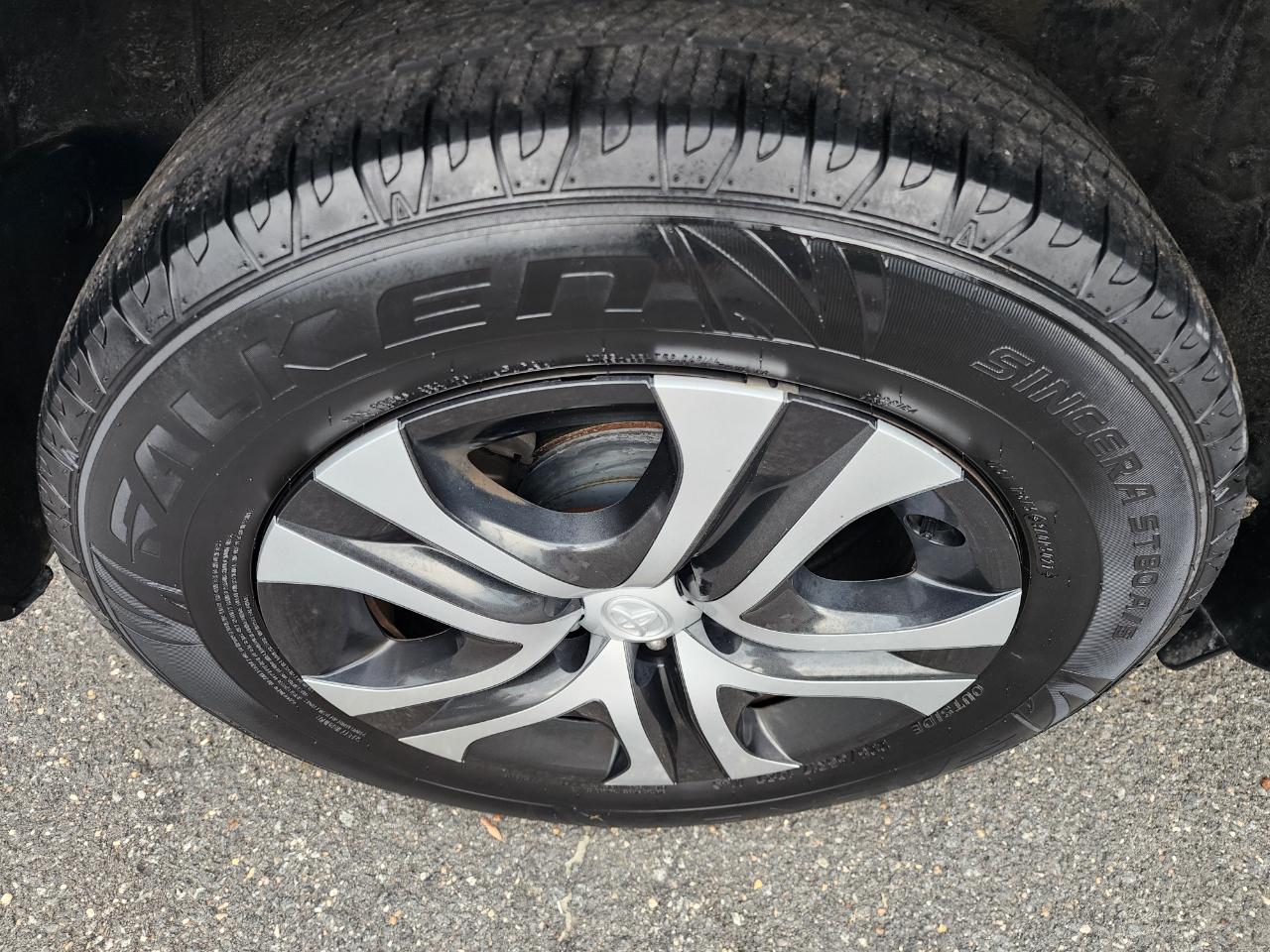 Toyota RAV4 LE AWD 2016