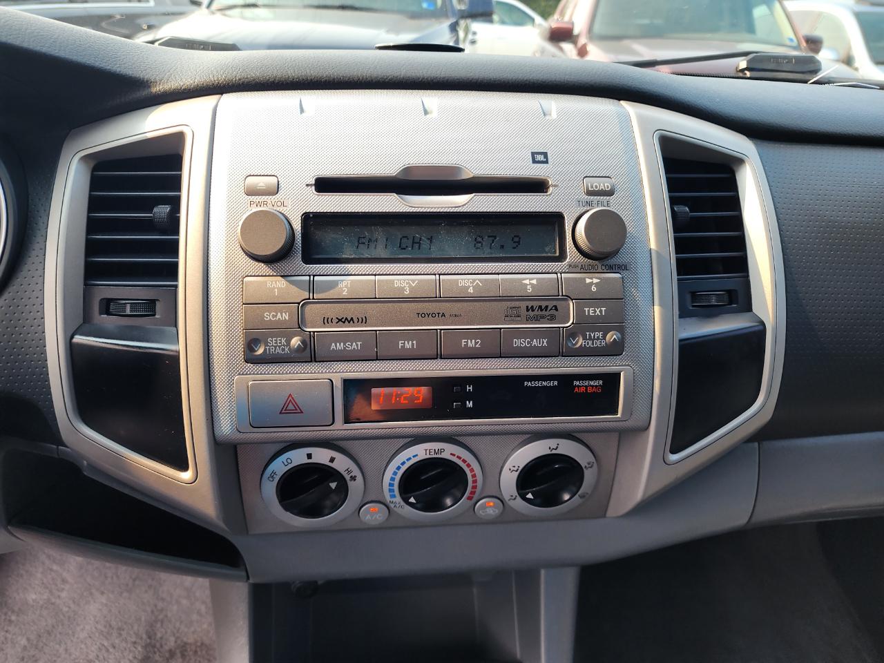 Toyota Tacoma PreRunner Double Cab V6 Auto 2WD 2010
