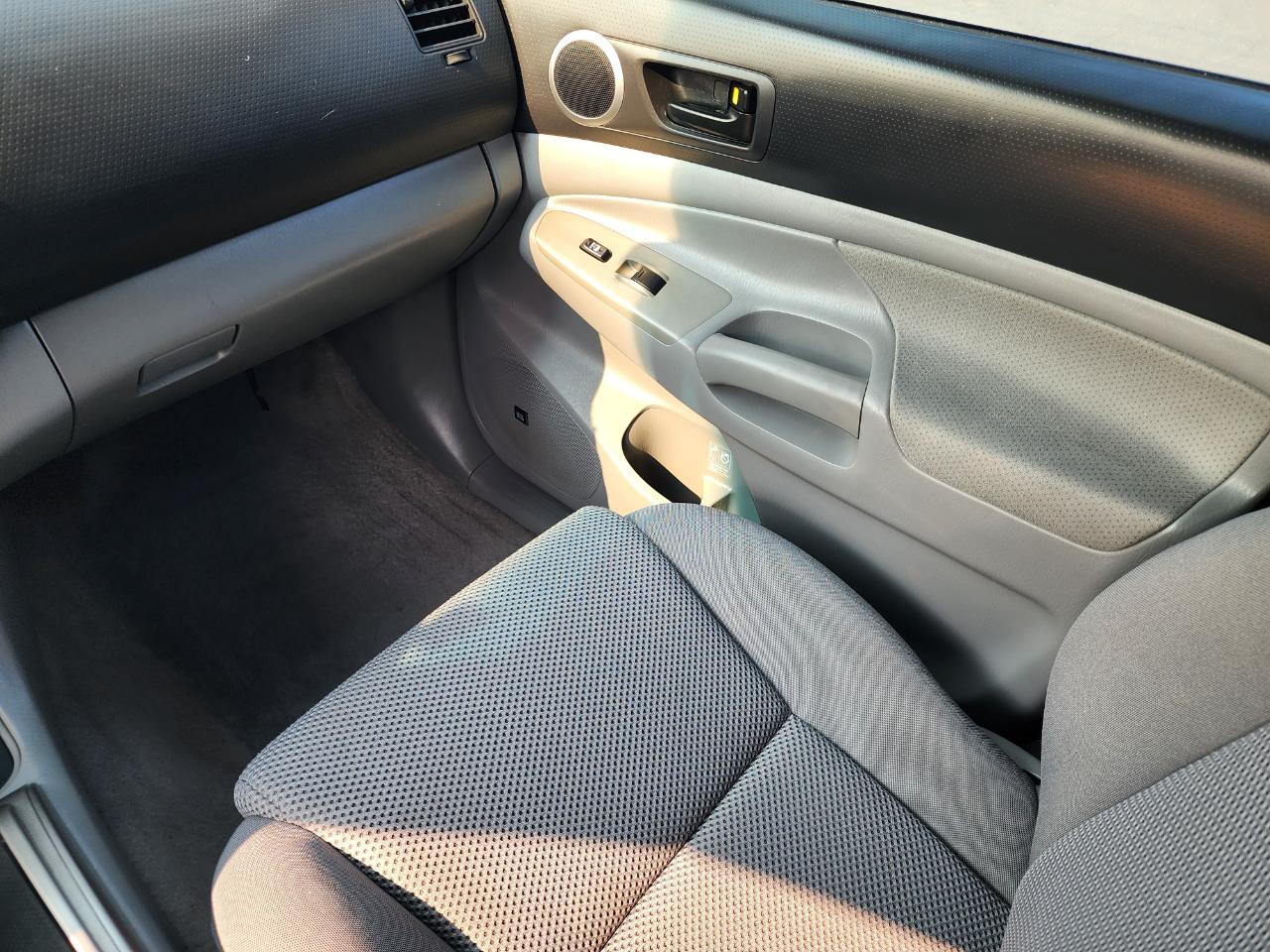 Toyota Tacoma PreRunner Double Cab V6 Auto 2WD 2010