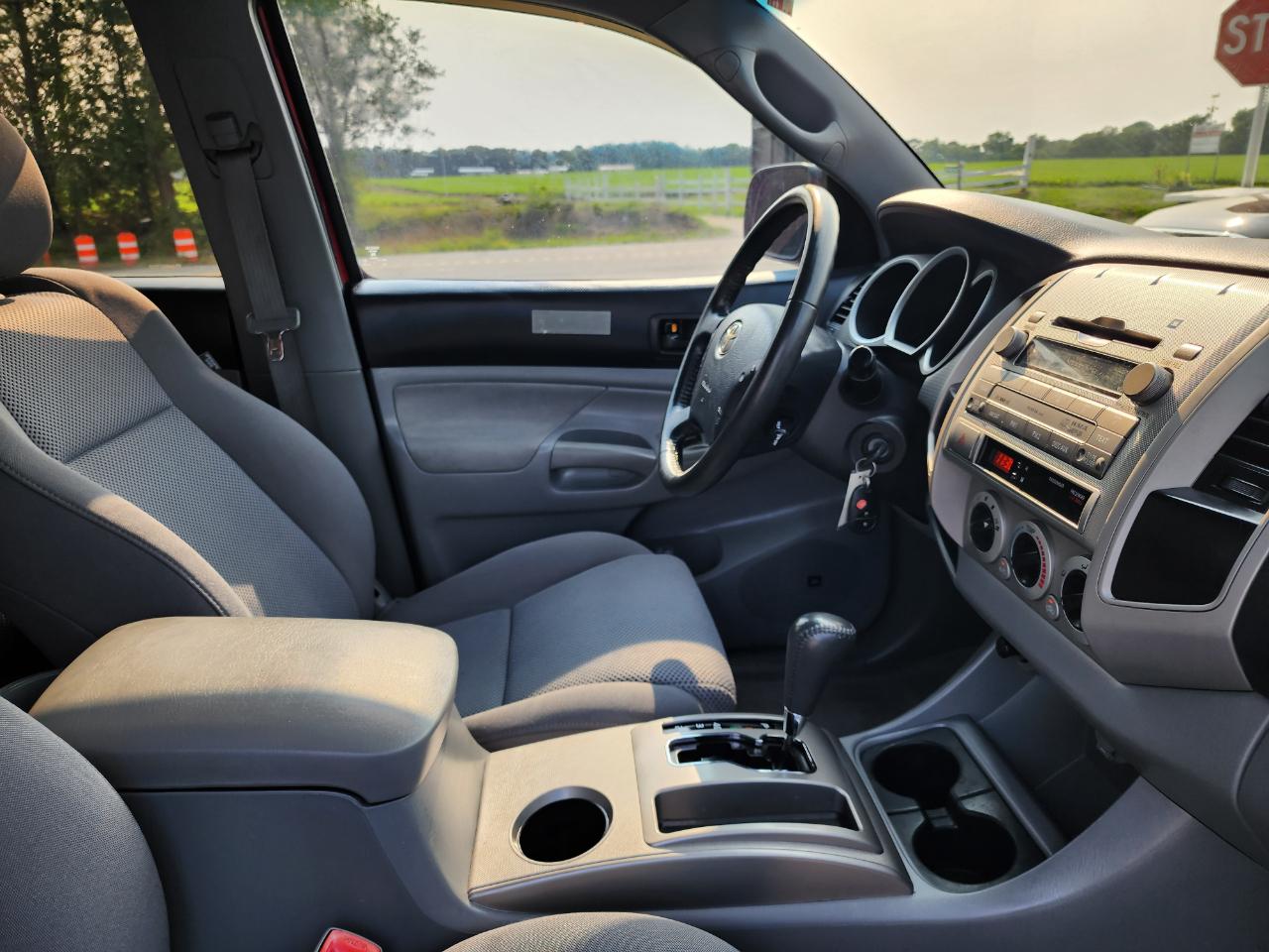 Toyota Tacoma PreRunner Double Cab V6 Auto 2WD 2010